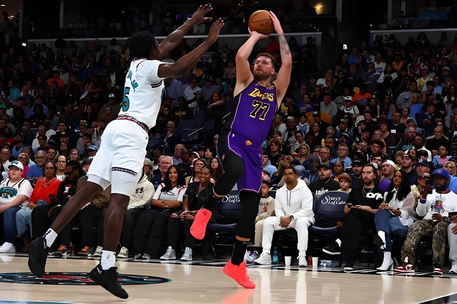 九游官网-德布劳内迎来十五赛季出色发挥，湖人观众热烈欢呼！全场沸腾不已的简单介绍