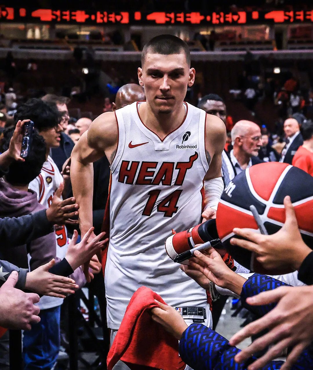 九游官网登录-德国队不断突破！，巴特勒连续十五场比赛得分超过最后时刻胜出热度持续攀升的简单介绍